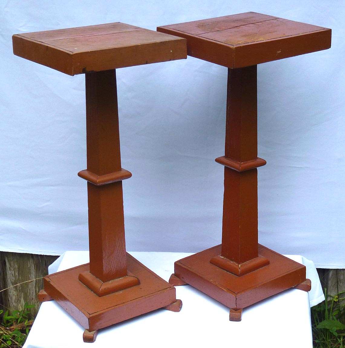 Pair of pedestal stands